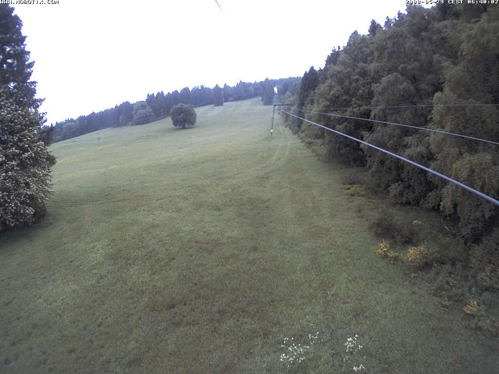Archived image Webcam Eschenberglifte Niedersfeld the slope
