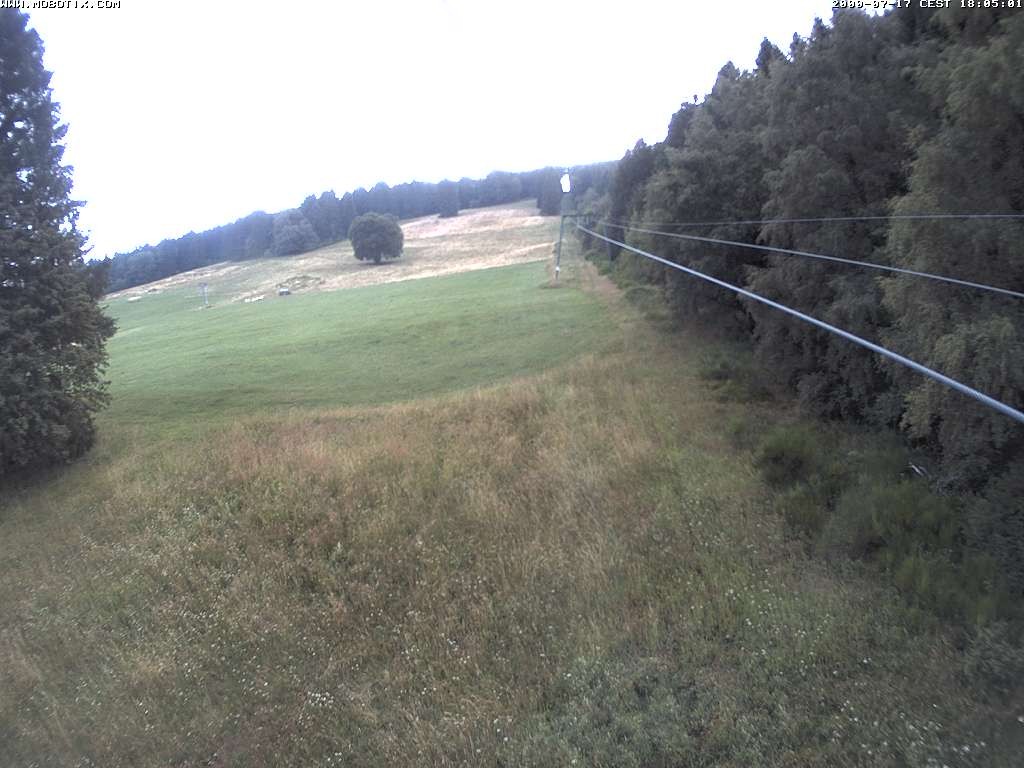 Archiv Foto Webcam Eschenberglifte Niedersfeld Blick auf die Piste