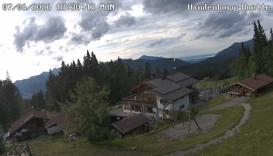 Archiv Foto Webcam Reit im Winkl: Hindenburghütte - Hemmersuppenalm