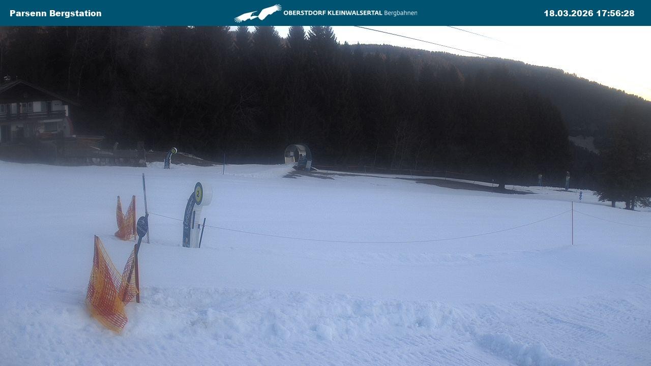 Archived image Webcam Parsenn upper station