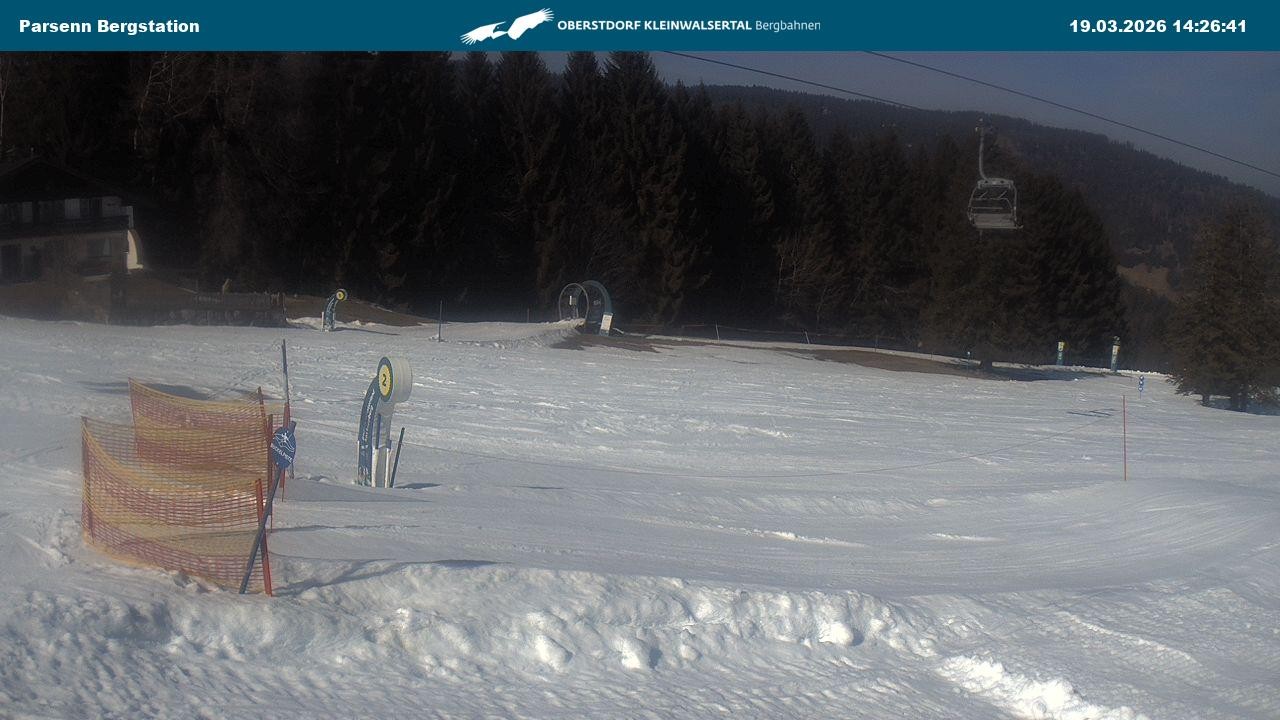 Archived image Webcam Parsenn upper station