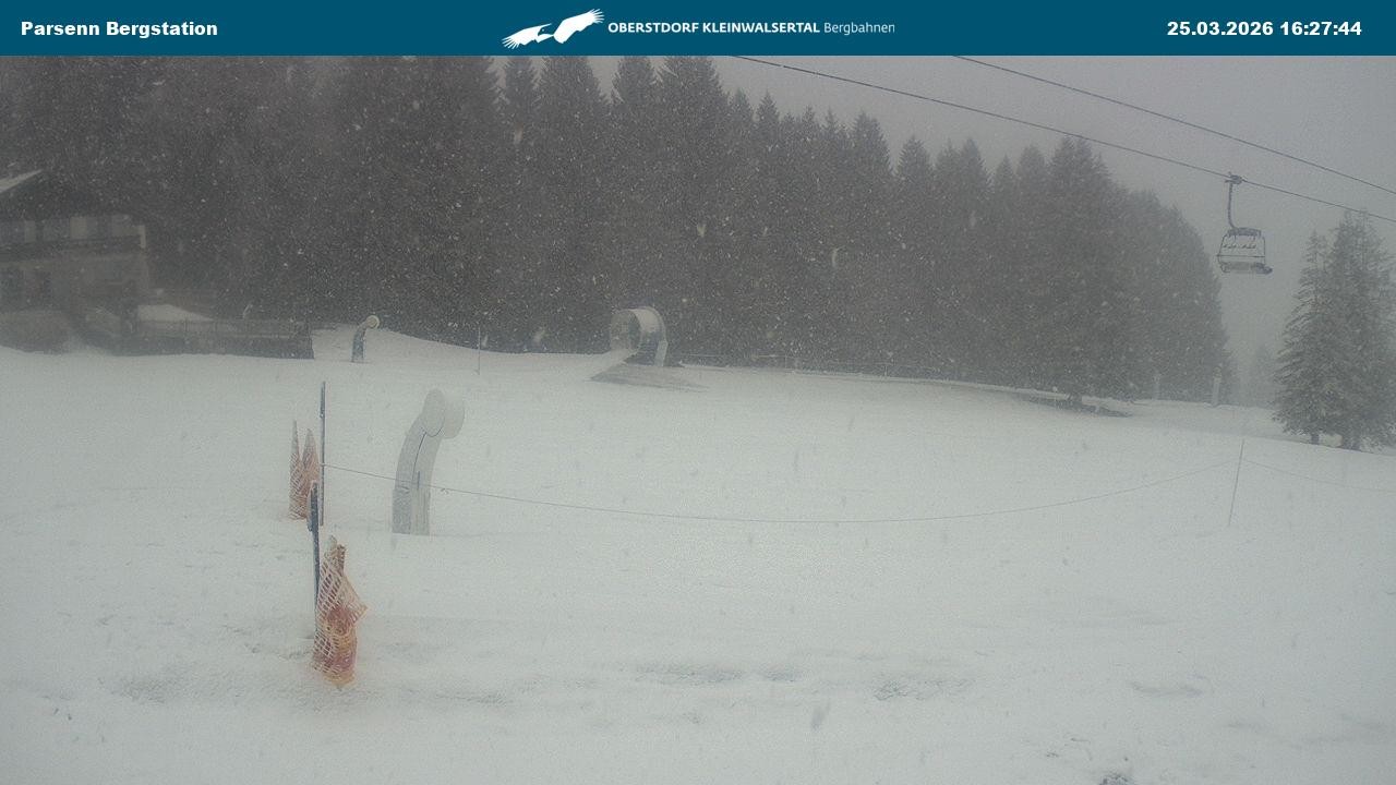 Archived image Webcam Parsenn upper station