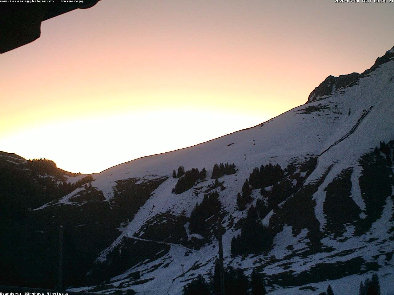 Archived image Webcam Schwarzsee Kaiseregg - mountain hut Bärghuus Riggisalp
