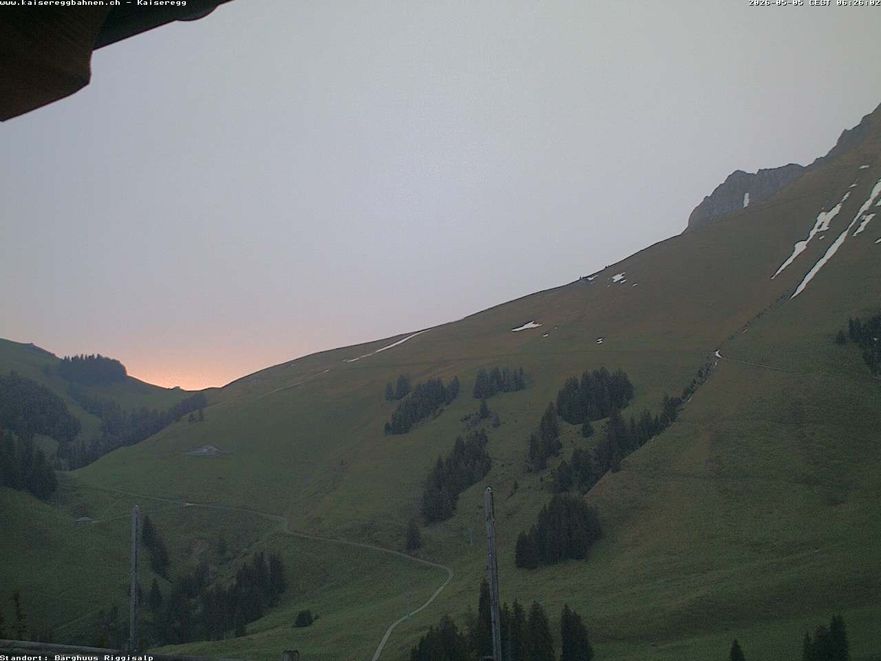 Archived image Webcam Schwarzsee Kaiseregg - mountain hut Bärghuus Riggisalp