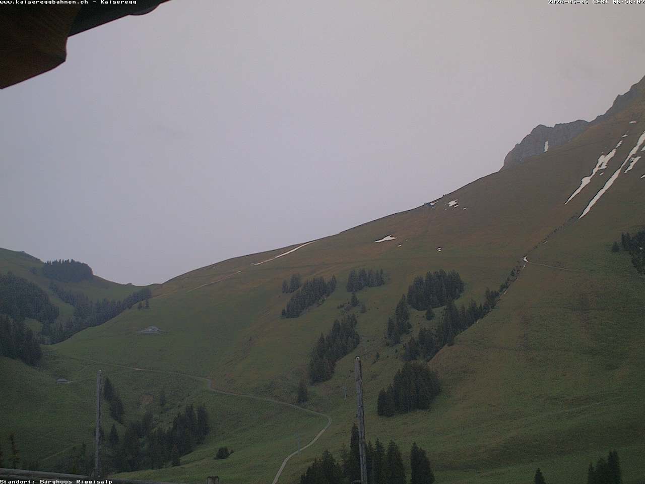 Archived image Webcam Schwarzsee Kaiseregg - mountain hut Bärghuus Riggisalp