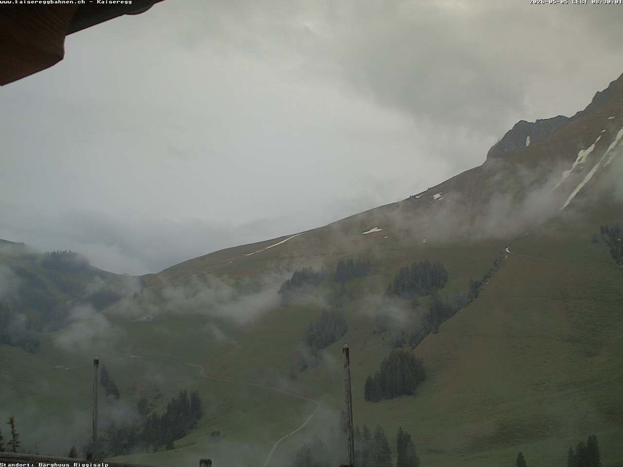 Archived image Webcam Schwarzsee Kaiseregg - mountain hut Bärghuus Riggisalp