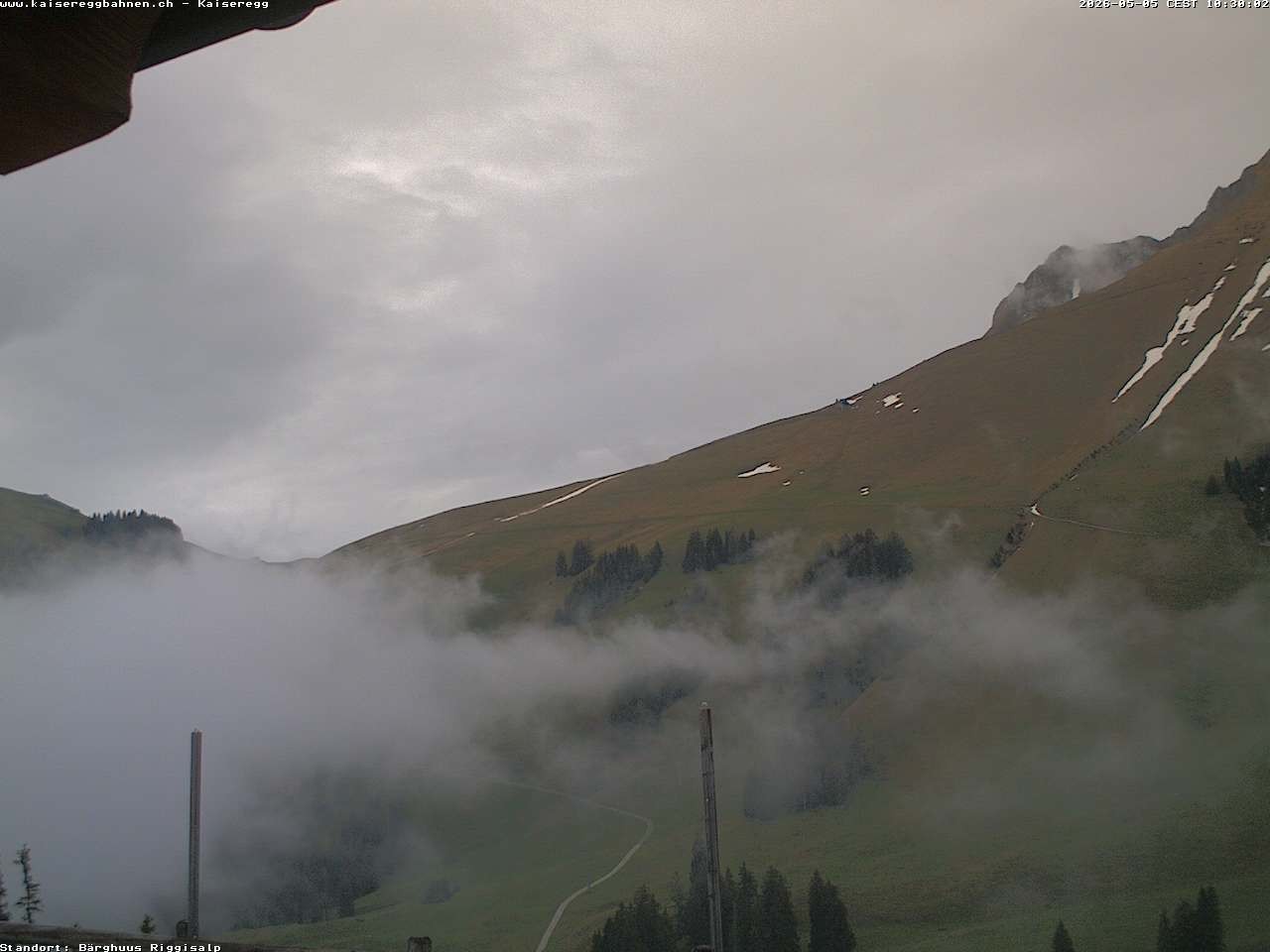 Archived image Webcam Schwarzsee Kaiseregg - mountain hut Bärghuus Riggisalp