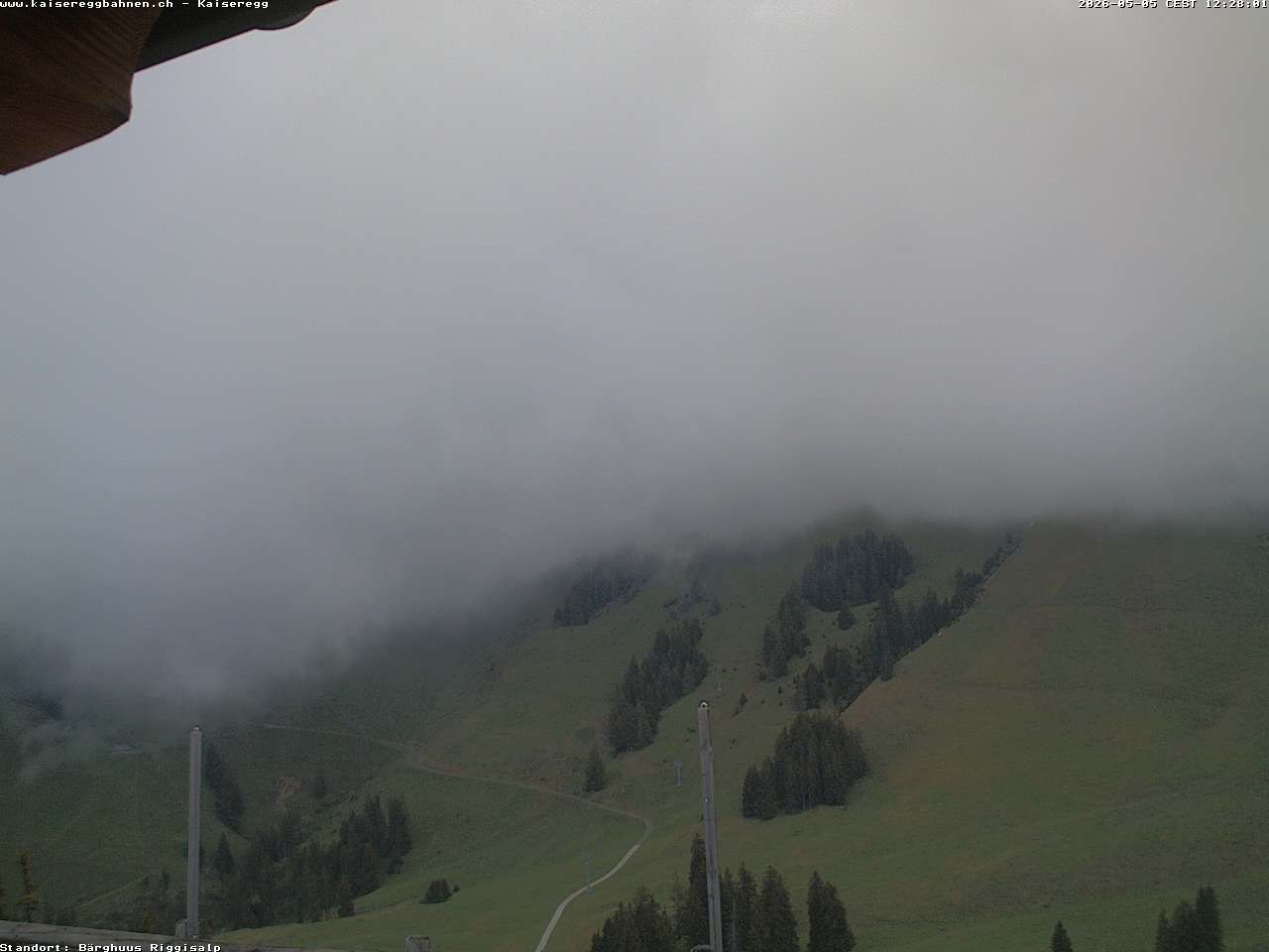 Archived image Webcam Schwarzsee Kaiseregg - mountain hut Bärghuus Riggisalp
