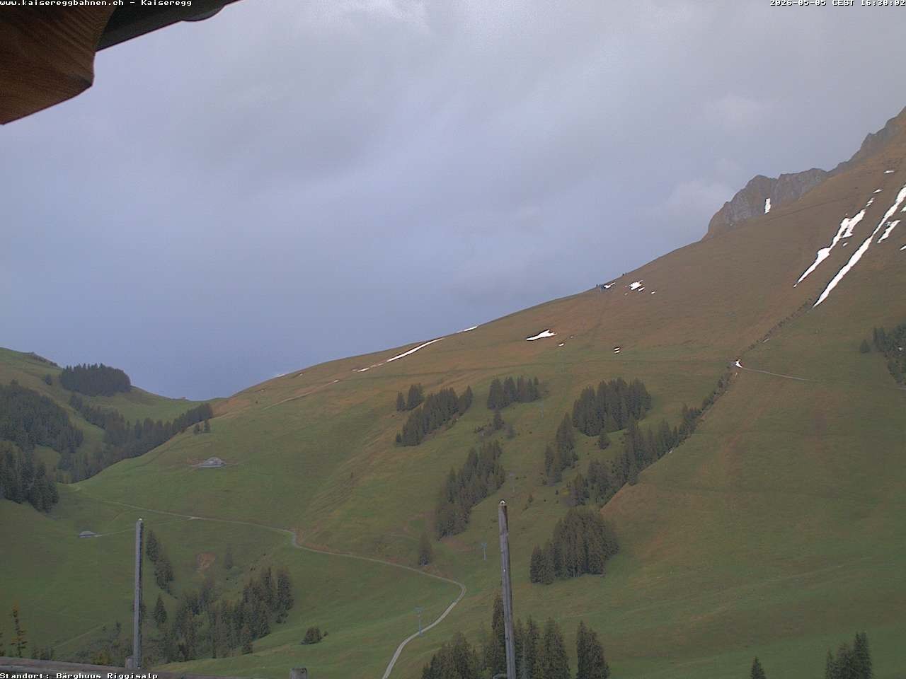 Archived image Webcam Schwarzsee Kaiseregg - mountain hut Bärghuus Riggisalp