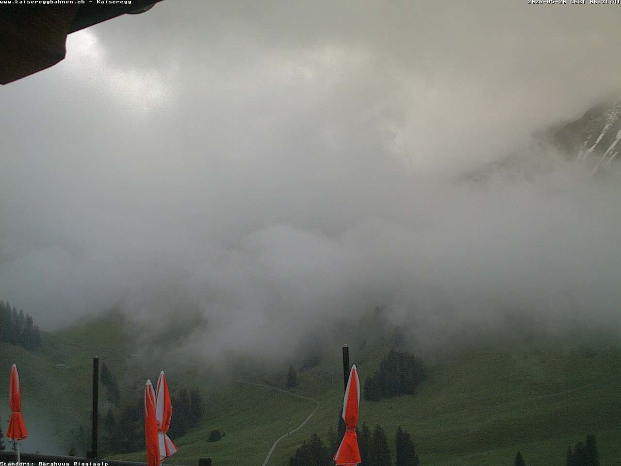 Archived image Webcam Schwarzsee Kaiseregg - mountain hut Bärghuus Riggisalp