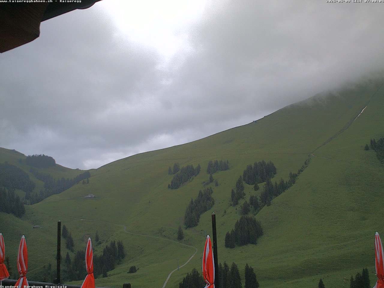 Archived image Webcam Schwarzsee Kaiseregg - mountain hut Bärghuus Riggisalp