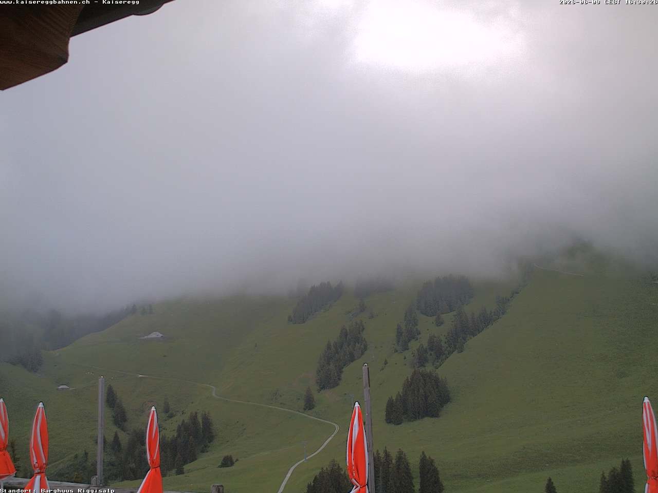 Archived image Webcam Schwarzsee Kaiseregg - mountain hut Bärghuus Riggisalp