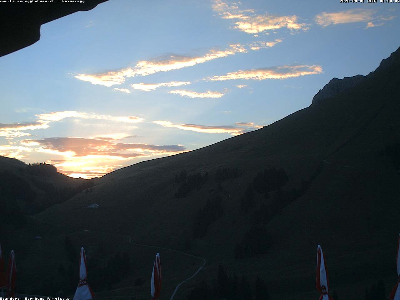 Archived image Webcam Schwarzsee Kaiseregg - mountain hut Bärghuus Riggisalp