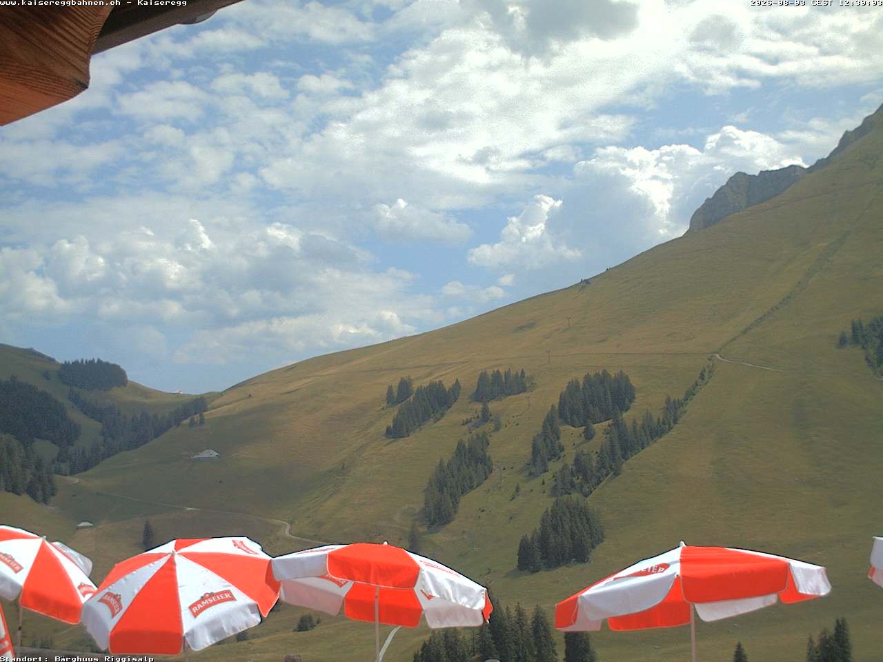 Archived image Webcam Schwarzsee Kaiseregg - mountain hut Bärghuus Riggisalp