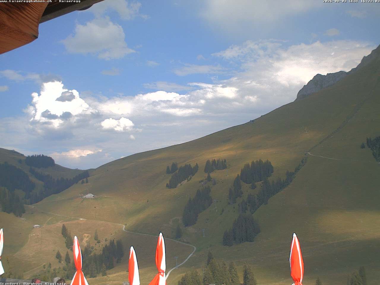 Archived image Webcam Schwarzsee Kaiseregg - mountain hut Bärghuus Riggisalp