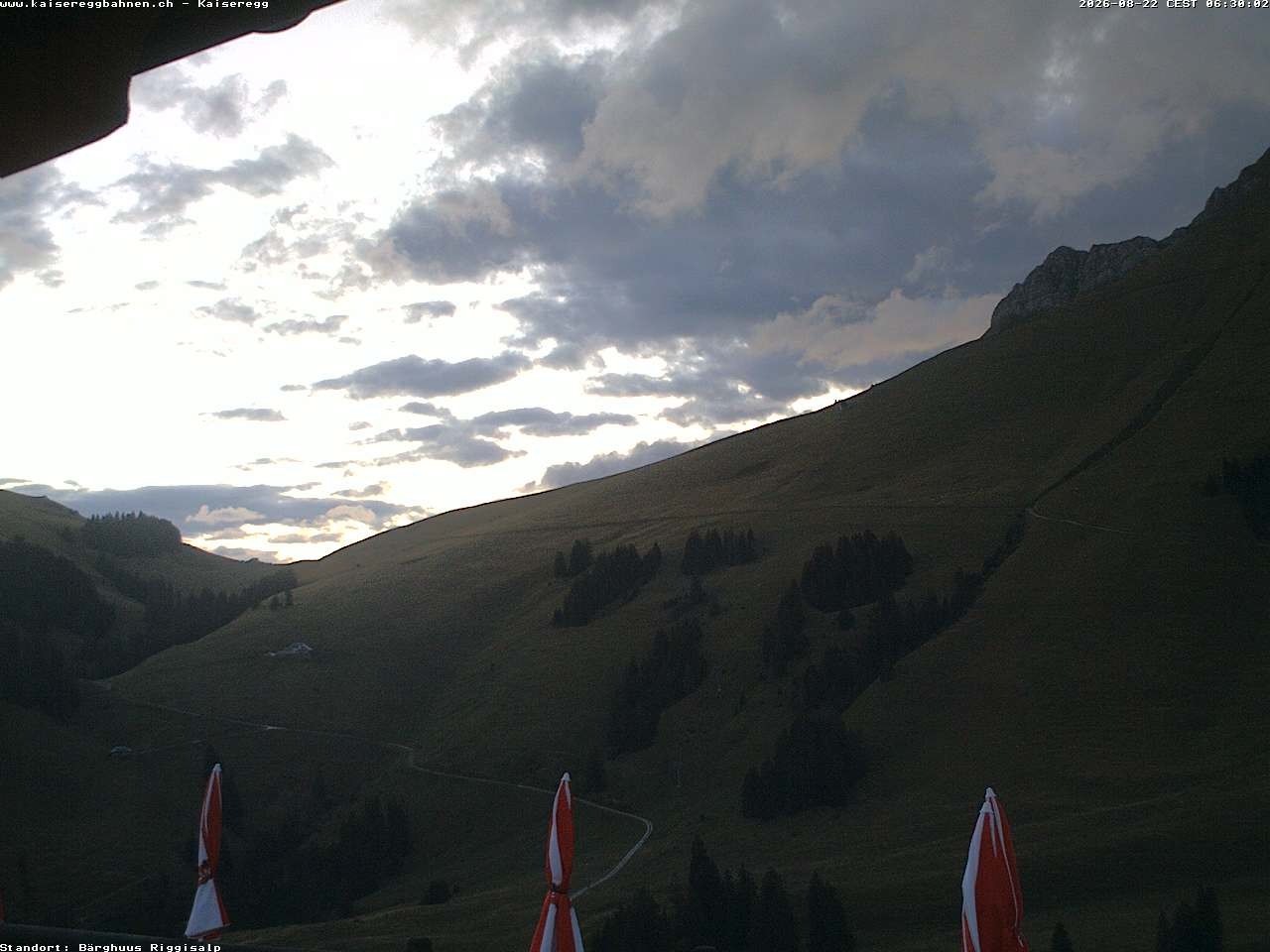 Archived image Webcam Schwarzsee Kaiseregg - mountain hut Bärghuus Riggisalp