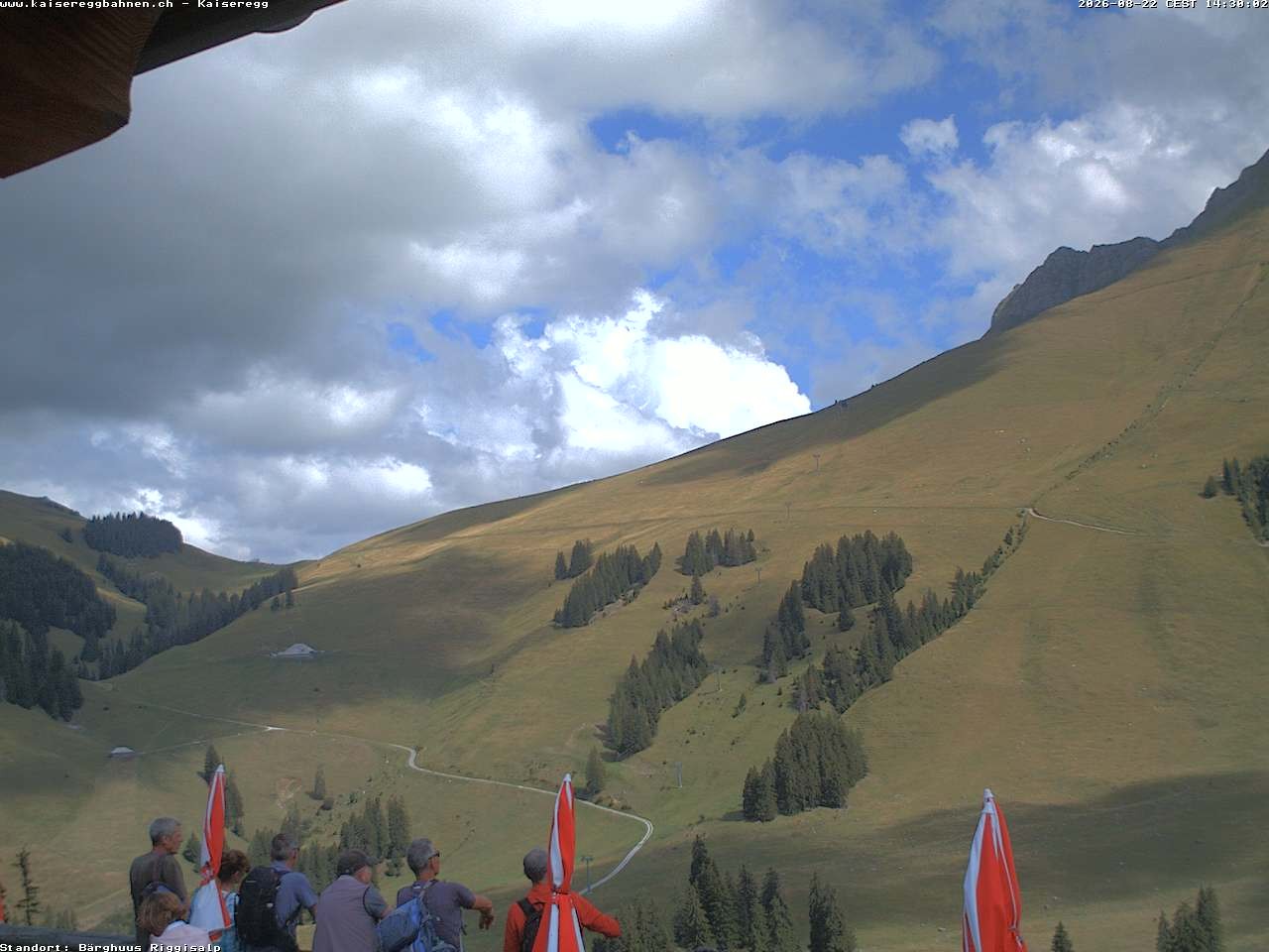 Archived image Webcam Schwarzsee Kaiseregg - mountain hut Bärghuus Riggisalp