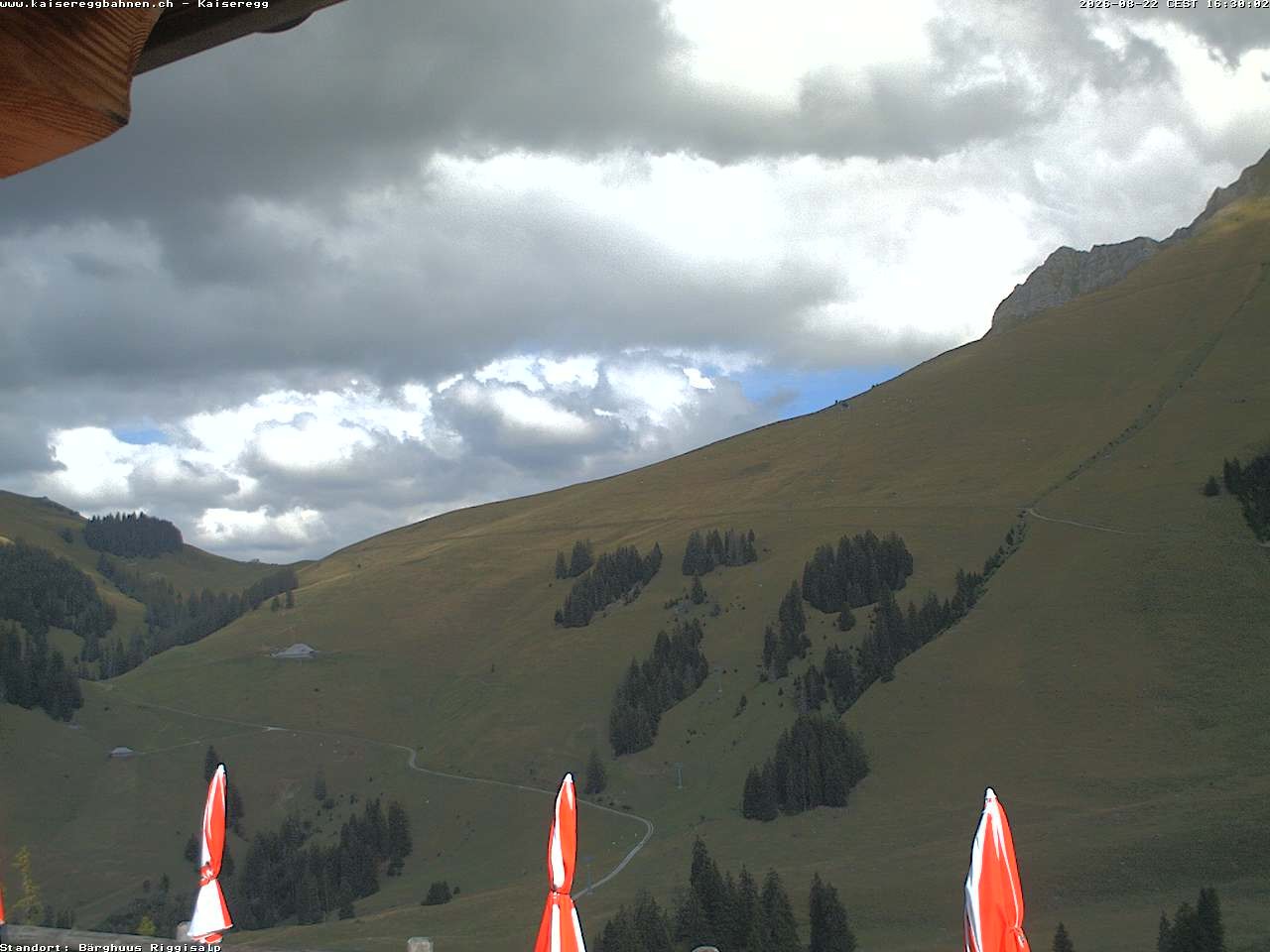 Archived image Webcam Schwarzsee Kaiseregg - mountain hut Bärghuus Riggisalp
