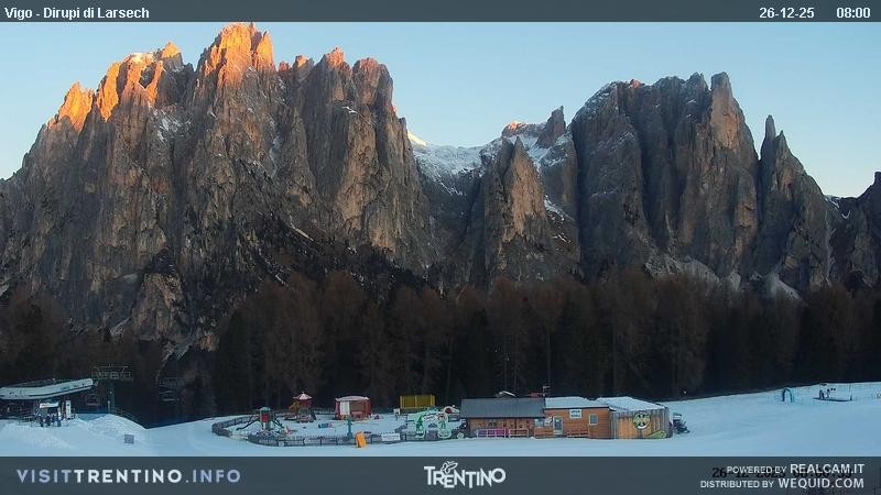 Archiv Foto Webcam Val di Fassa - Dirupi di Larséc