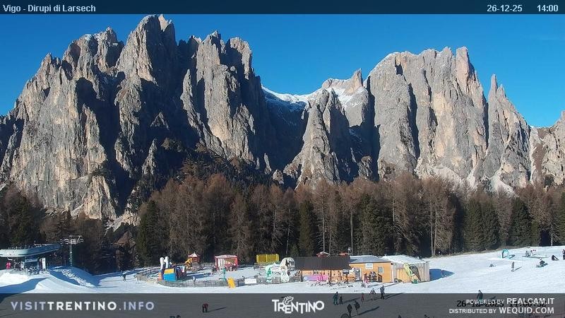 Archiv Foto Webcam Val di Fassa - Dirupi di Larséc