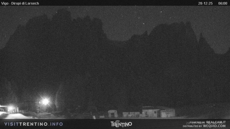 Archiv Foto Webcam Val di Fassa - Dirupi di Larséc