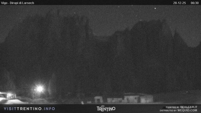 Archiv Foto Webcam Val di Fassa - Dirupi di Larséc