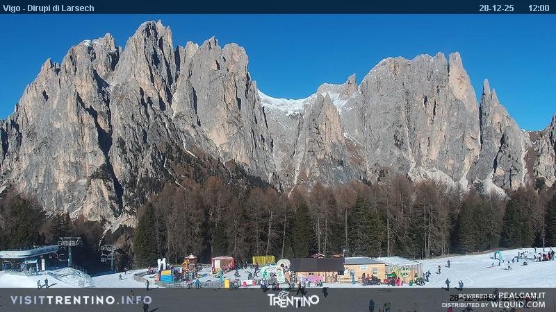 Archiv Foto Webcam Val di Fassa - Dirupi di Larséc
