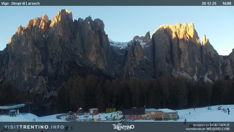 Archiv Foto Webcam Val di Fassa - Dirupi di Larséc