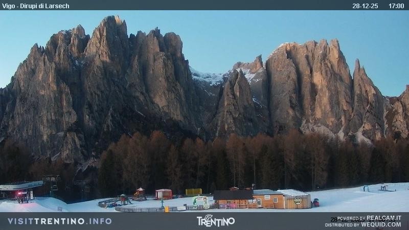 Archiv Foto Webcam Val di Fassa - Dirupi di Larséc