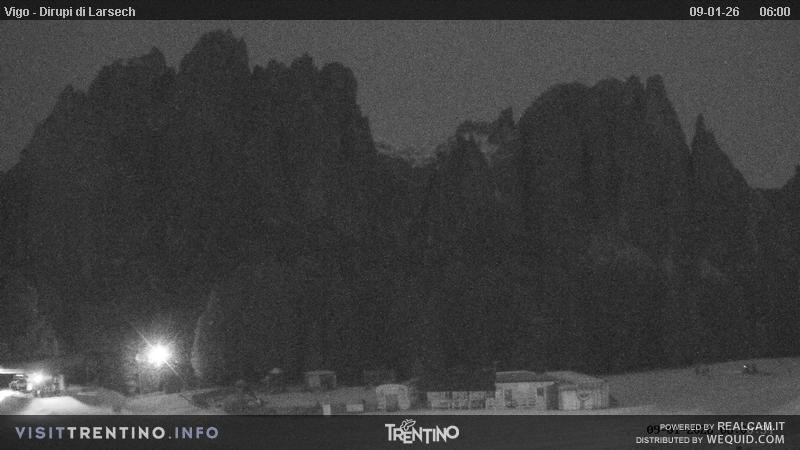 Archiv Foto Webcam Val di Fassa - Dirupi di Larséc