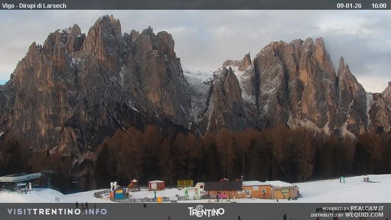 Archiv Foto Webcam Val di Fassa - Dirupi di Larséc