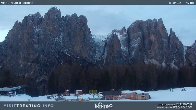 Archiv Foto Webcam Val di Fassa - Dirupi di Larséc
