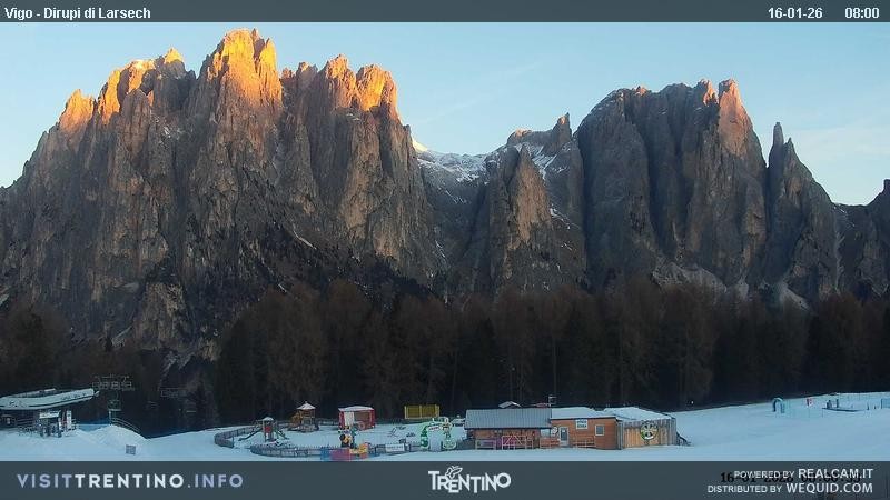 Archiv Foto Webcam Val di Fassa - Dirupi di Larséc