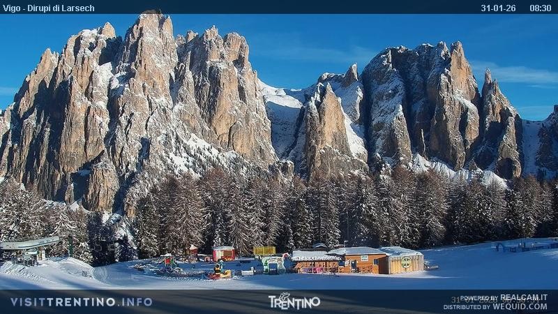 Archiv Foto Webcam Val di Fassa - Dirupi di Larséc