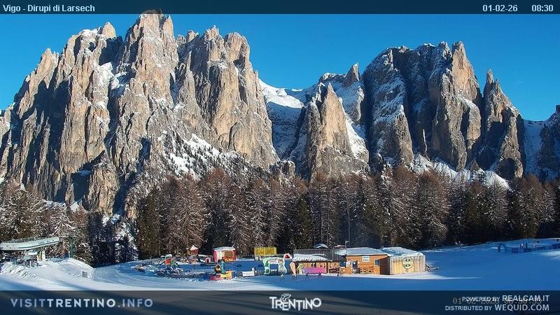 Archiv Foto Webcam Val di Fassa - Dirupi di Larséc