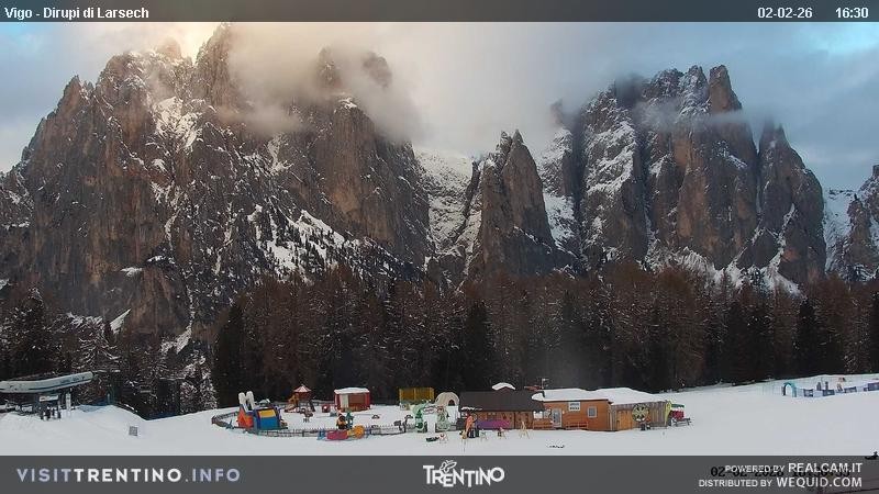 Archiv Foto Webcam Val di Fassa - Dirupi di Larséc