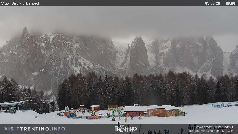 Archiv Foto Webcam Val di Fassa - Dirupi di Larséc