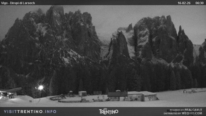 Archiv Foto Webcam Val di Fassa - Dirupi di Larséc