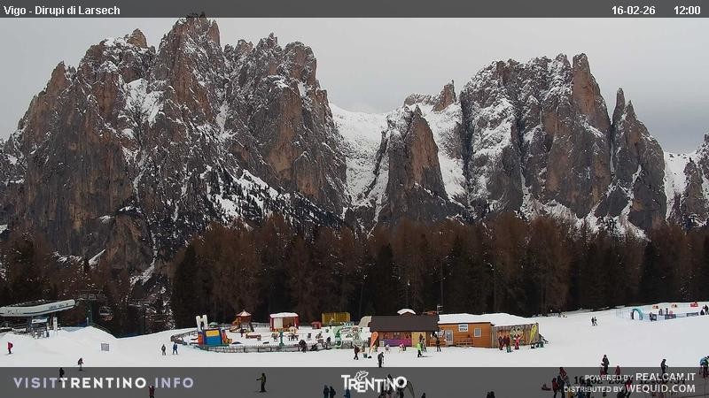 Archiv Foto Webcam Val di Fassa - Dirupi di Larséc