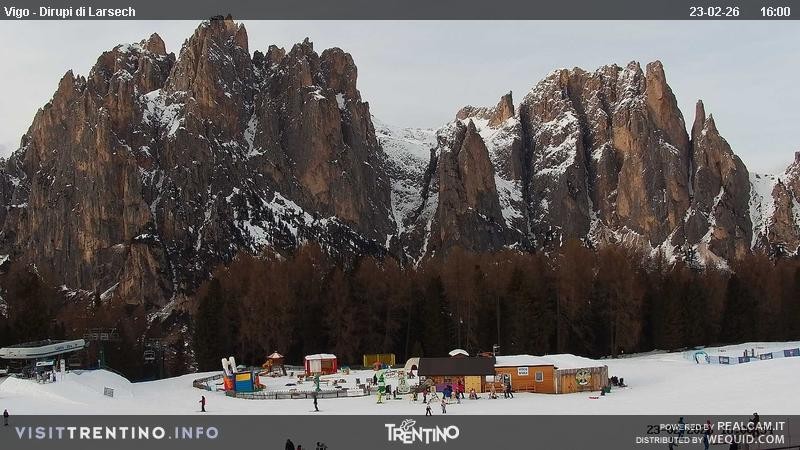Archiv Foto Webcam Val di Fassa - Dirupi di Larséc