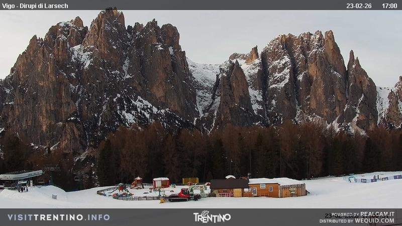 Archiv Foto Webcam Val di Fassa - Dirupi di Larséc