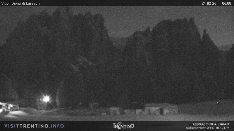 Archiv Foto Webcam Val di Fassa - Dirupi di Larséc