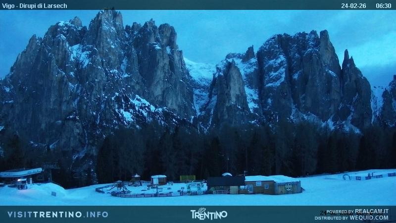 Archiv Foto Webcam Val di Fassa - Dirupi di Larséc