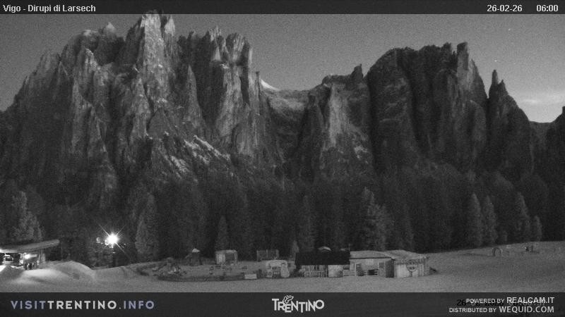 Archiv Foto Webcam Val di Fassa - Dirupi di Larséc