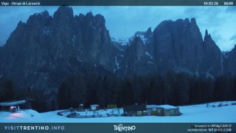 Archiv Foto Webcam Val di Fassa - Dirupi di Larséc