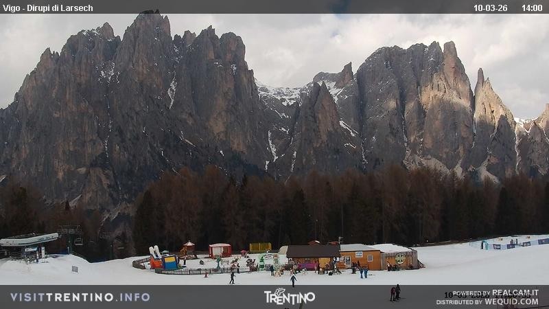 Archiv Foto Webcam Val di Fassa - Dirupi di Larséc