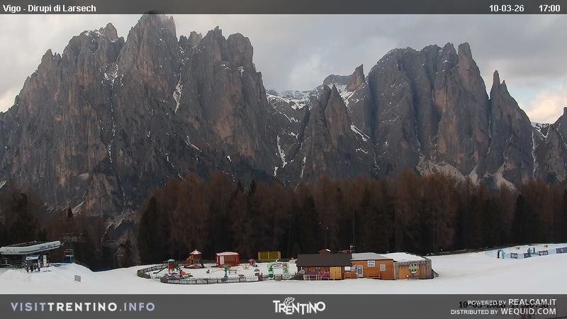 Archiv Foto Webcam Val di Fassa - Dirupi di Larséc