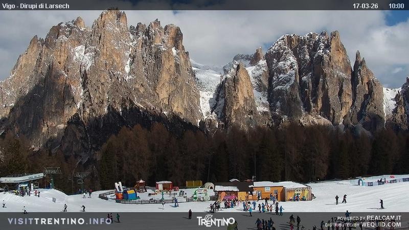 Archiv Foto Webcam Val di Fassa - Dirupi di Larséc