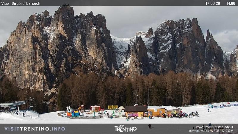 Archiv Foto Webcam Val di Fassa - Dirupi di Larséc