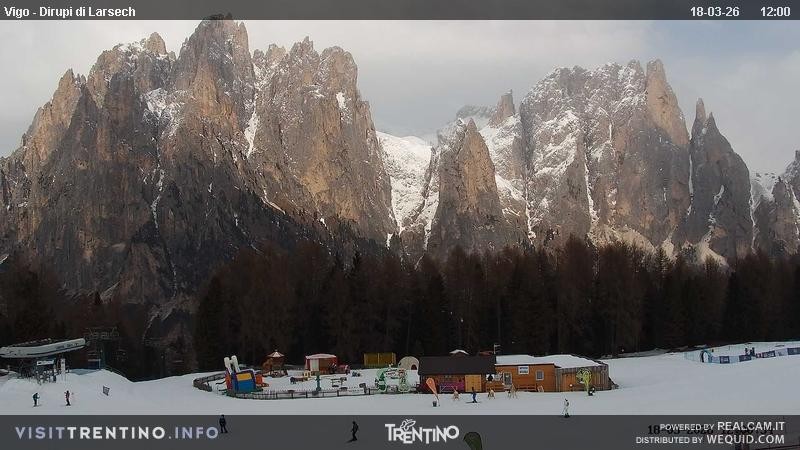 Archiv Foto Webcam Val di Fassa - Dirupi di Larséc